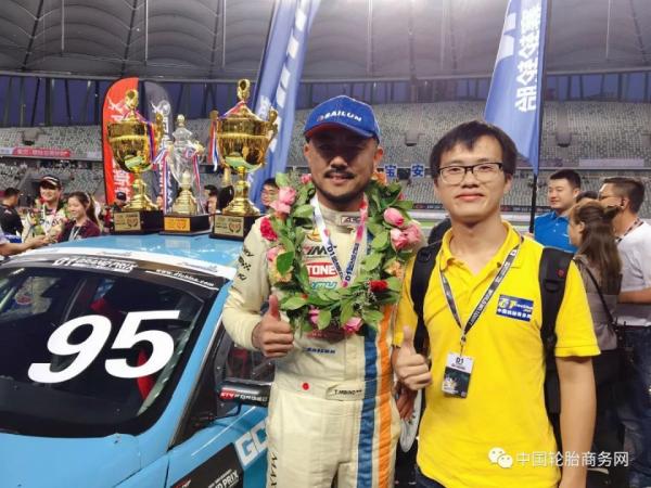 赛轮飘移车队勇夺D1中国年度双料总冠军