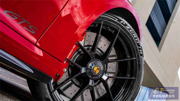 保时捷911 GTS_倍耐力P Zero R_1.jpg