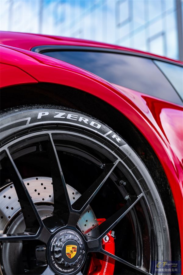保时捷911 GTS_倍耐力P Zero R_5.jpg
