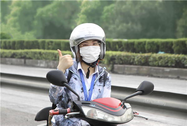 十四年坚持“一盔一带”，住友橡胶守护安全出行