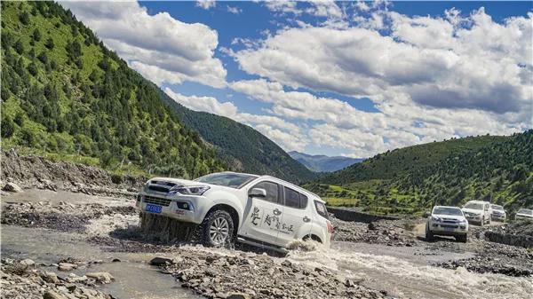 翻越高原雪线，穿越红石地貌——正新越野轮胎助力科考探索