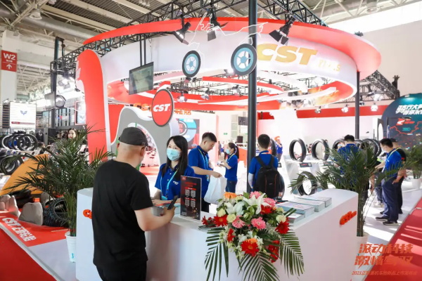 滚动科技 激情驾驭 |正新携多款重机车胎 新品亮相2021北京展