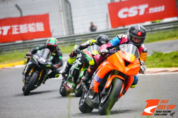 初秋的第一场摩托车比赛，让人直呼上头！