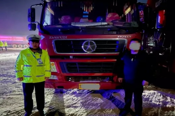 全国“追杀”百吨王：全钢胎火上加油