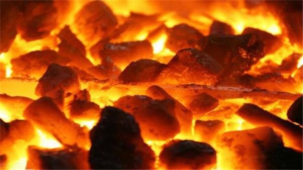 5200万只轮胎起火浓烟滚滚，西方恳请中国撤销禁令，我国如何处理？