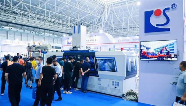 对话行业大咖，破局行业痛点，感受亚太橡塑行业力量！