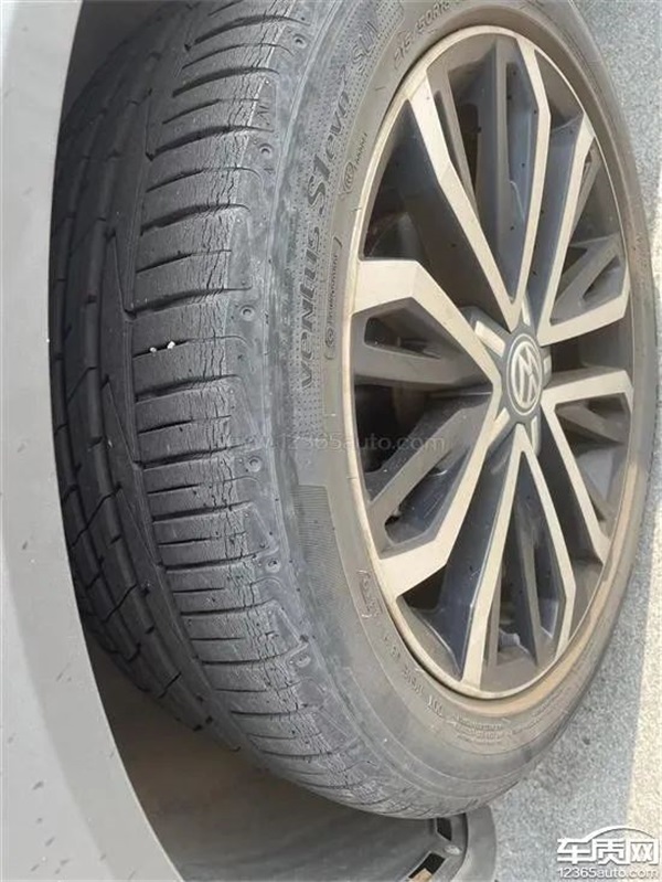 车主集体投诉，大牌轮胎一年就严重开裂！