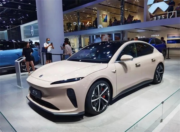 直击成都车展热门新能源车型，汽车“通电”后该配套什么轮胎？