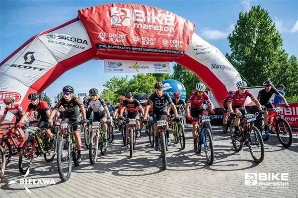 正新自行车胎助力车手出征UCI赛事，巅峰对决见证高端品质