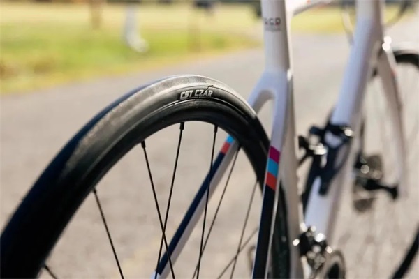 CST PREMIUM正新高级品-公路车胎系列 | 如何开启高质量新年第一骑？（内含福利）