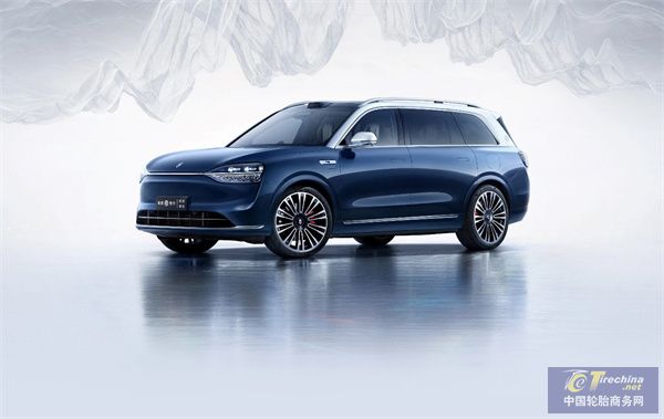 倍耐力为全景智慧旗舰SUV AITO问界M9研发打造100%原厂配套 P Zero高性能轮胎 同时搭载ELECTTM电动车轮胎技术和PNCSTM噪音消除系统， 提供性能、安全与舒适的全场景驾乘体验