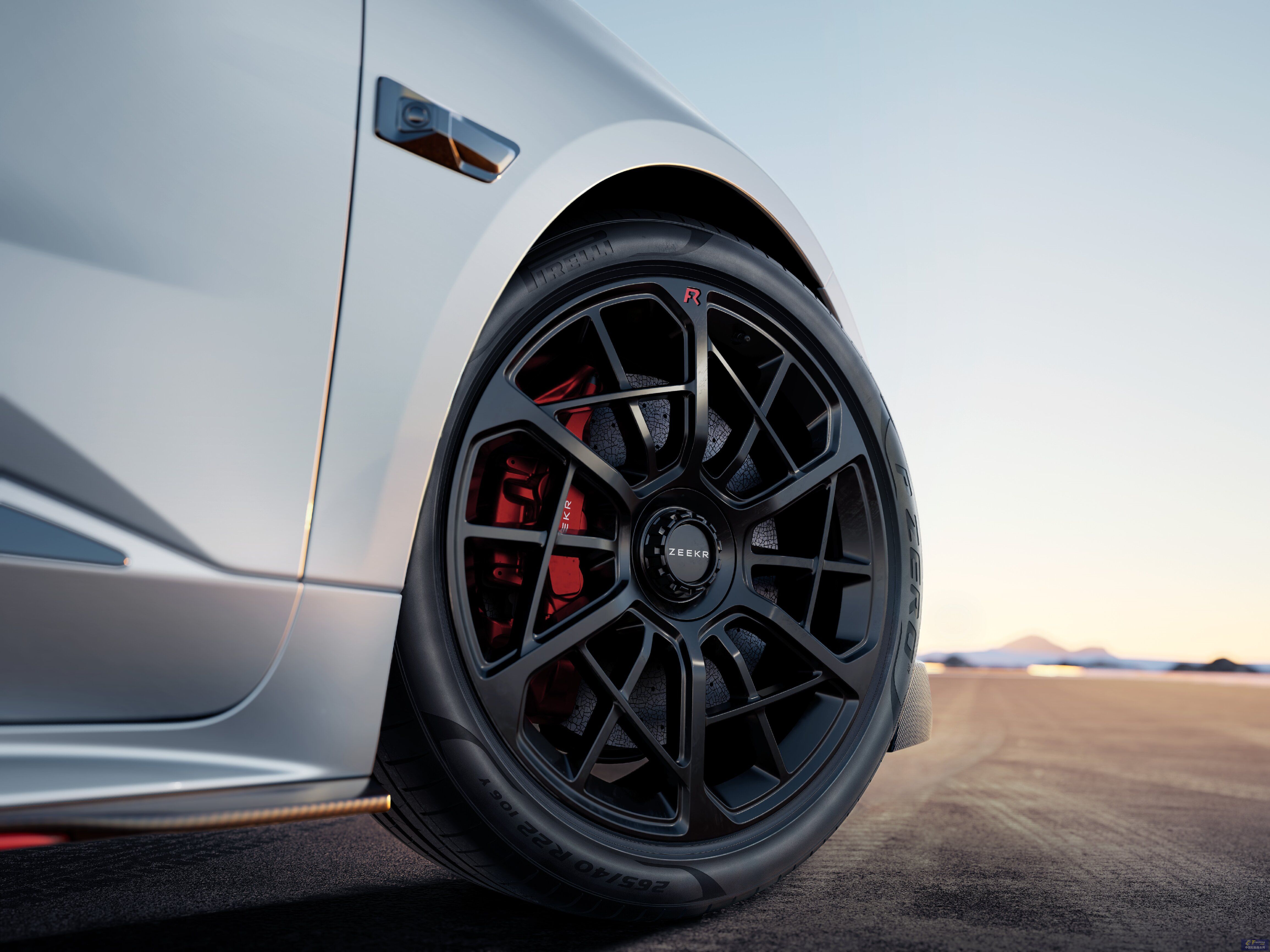 倍耐力P Zero Elect原配超高性能极氪001FR